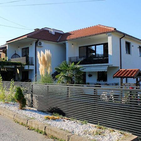 Belov Rooms And Apartments Demir Kapija Exterior foto